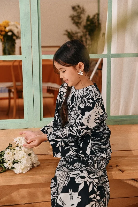 The Lembah Suria Blouse - Hills High Neck Blouse