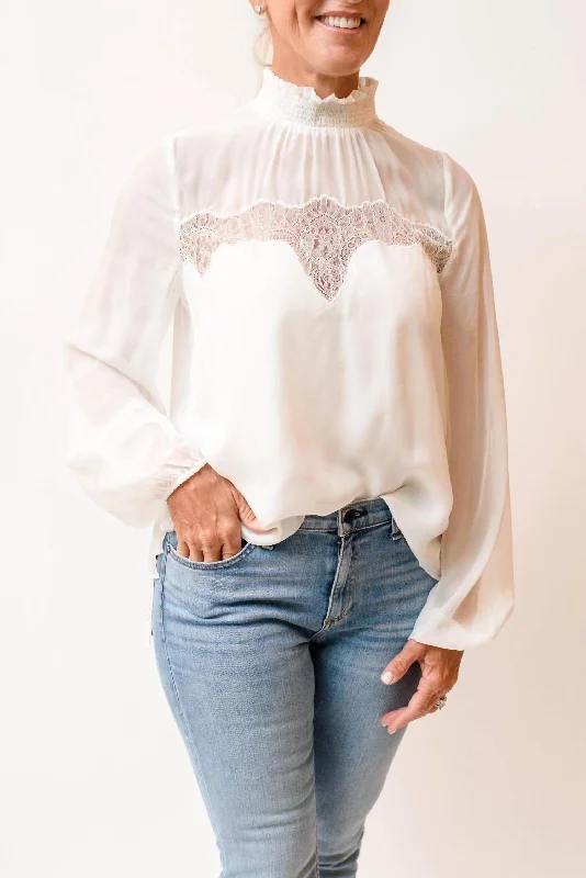 Siga Blouse In White Feminine Pastel Blouse