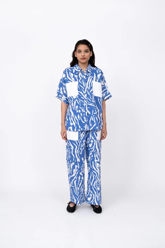 Blue Wave Print Shell Shirt-- Front Pockets Side Pockets Patch Pockets