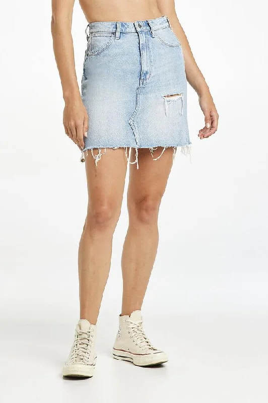 WRANGLER HI REPAIR MINI SKIRT - NEVERMIND button skirt front
