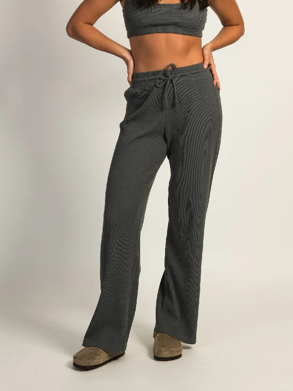 HARLOW WINNIE LOUNGE PANT - MOUNTAIN Classic Cropped Pants